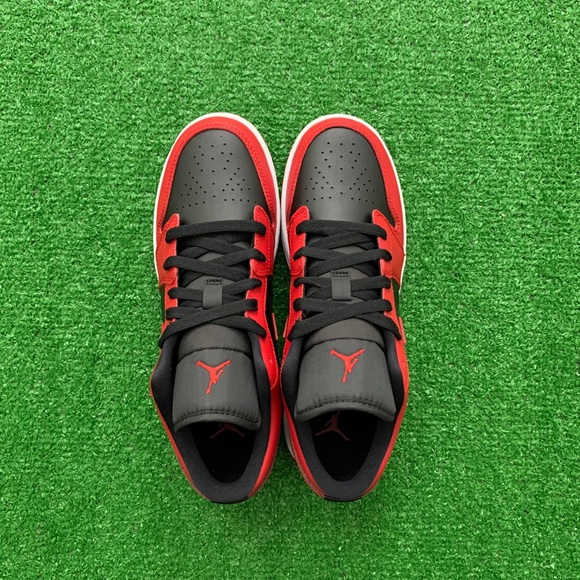 *NEW* Air Jordan 1 Low “Reverse Bred” (Sz 8) - Picture 7 of 11
